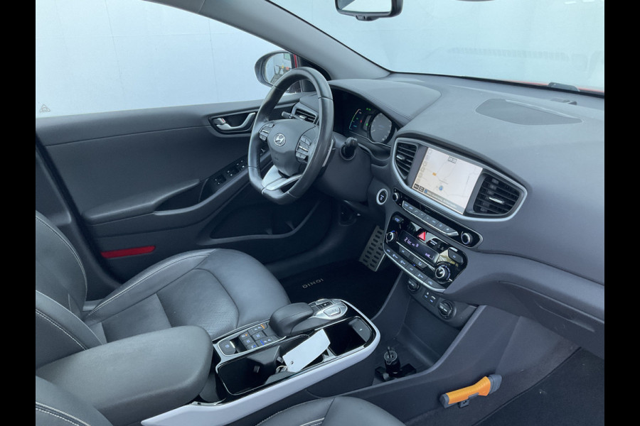 Hyundai IONIQ Premium EV Incl.BTW Trekhaak Pano Leer Stoelverw+Ventilatie Adap.Cruise Keyless BOMVOL! Hyundai IONIQ Premium EV Incl.BTW Trekhaak Pano Leer Stoelverw+Ventilatie Adap.Cruise Keyless BOMVOL!