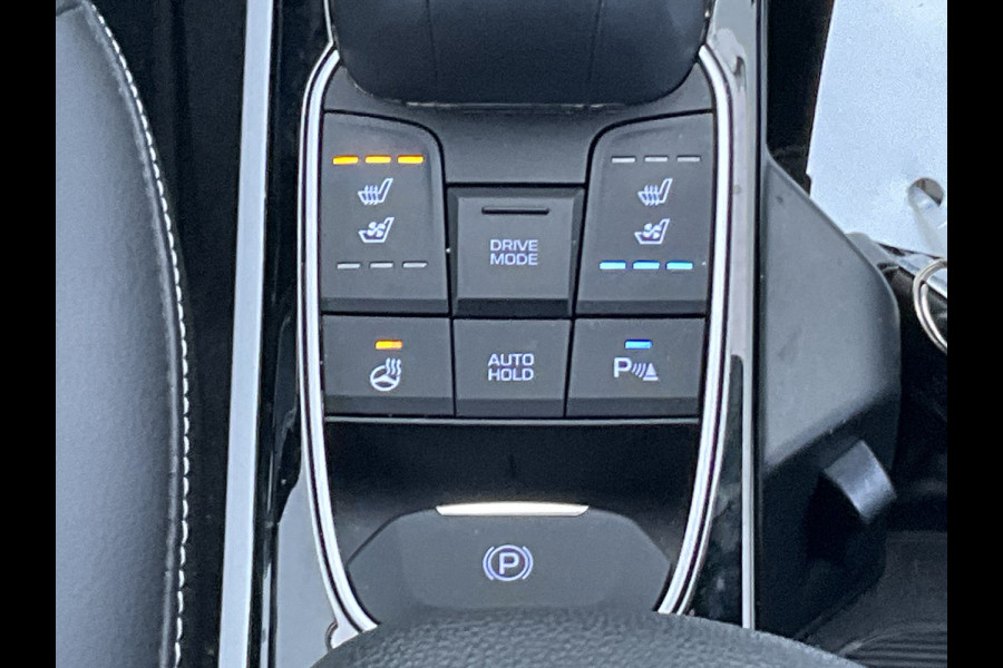 Hyundai IONIQ Premium EV Incl.BTW Trekhaak Pano Leer Stoelverw+Ventilatie Adap.Cruise Keyless BOMVOL! Hyundai IONIQ Premium EV Incl.BTW Trekhaak Pano Leer Stoelverw+Ventilatie Adap.Cruise Keyless BOMVOL!