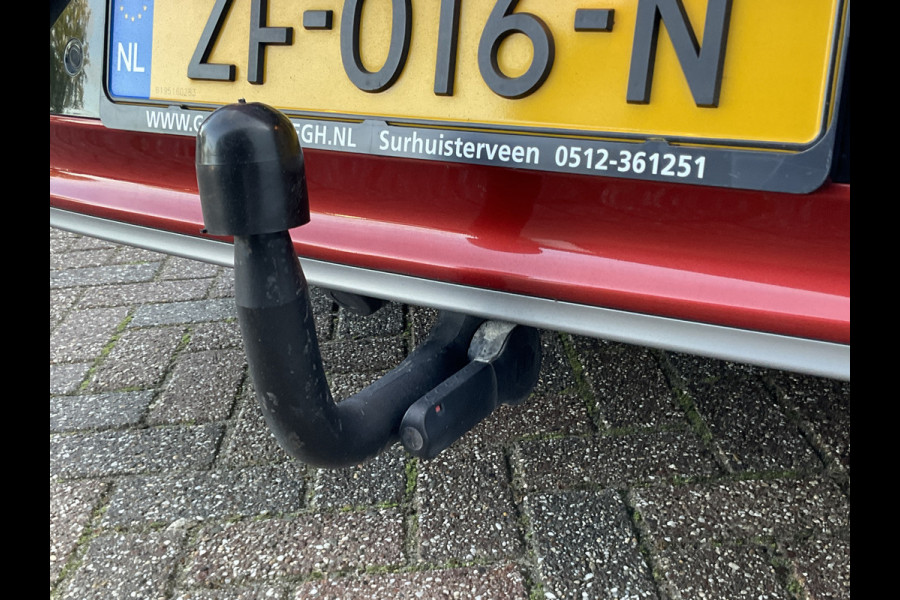 Hyundai IONIQ Premium EV Incl.BTW Trekhaak Pano Leer Stoelverw+Ventilatie Adap.Cruise Keyless BOMVOL! Hyundai IONIQ Premium EV Incl.BTW Trekhaak Pano Leer Stoelverw+Ventilatie Adap.Cruise Keyless BOMVOL!