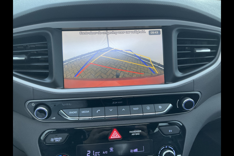 Hyundai IONIQ Premium EV Incl.BTW Trekhaak Pano Leer Stoelverw+Ventilatie Adap.Cruise Keyless BOMVOL! Hyundai IONIQ Premium EV Incl.BTW Trekhaak Pano Leer Stoelverw+Ventilatie Adap.Cruise Keyless BOMVOL!