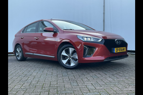 Hyundai IONIQ Premium EV Incl.BTW Trekhaak Pano Leer Stoelverw+Ventilatie Adap.Cruise Keyless BOMVOL! Hyundai IONIQ Premium EV Incl.BTW Trekhaak Pano Leer Stoelverw+Ventilatie Adap.Cruise Keyless BOMVOL!