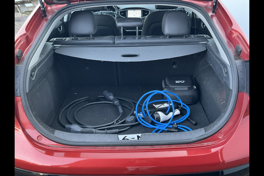 Hyundai IONIQ Premium EV Incl.BTW Trekhaak Pano Leer Stoelverw+Ventilatie Adap.Cruise Keyless BOMVOL! Hyundai IONIQ Premium EV Incl.BTW Trekhaak Pano Leer Stoelverw+Ventilatie Adap.Cruise Keyless BOMVOL!
