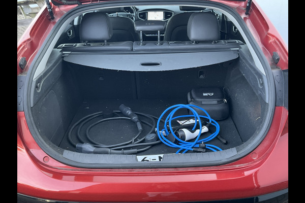 Hyundai IONIQ Premium EV Incl.BTW Trekhaak Pano Leer Stoelverw+Ventilatie Adap.Cruise Keyless BOMVOL! Hyundai IONIQ Premium EV Incl.BTW Trekhaak Pano Leer Stoelverw+Ventilatie Adap.Cruise Keyless BOMVOL!