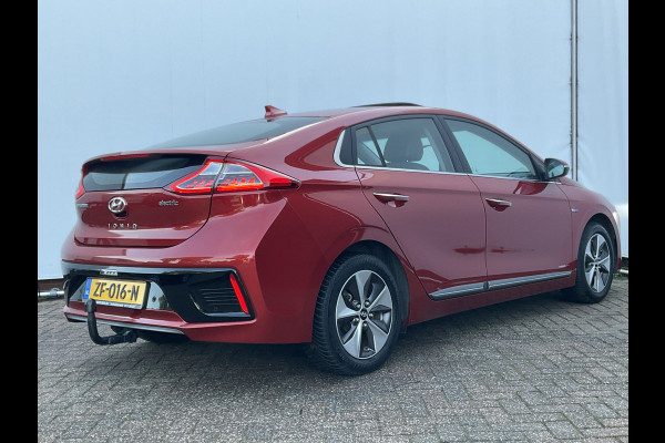 Hyundai IONIQ Premium EV Incl.BTW Trekhaak Pano Leer Stoelverw+Ventilatie Adap.Cruise Keyless BOMVOL! Hyundai IONIQ Premium EV Incl.BTW Trekhaak Pano Leer Stoelverw+Ventilatie Adap.Cruise Keyless BOMVOL!