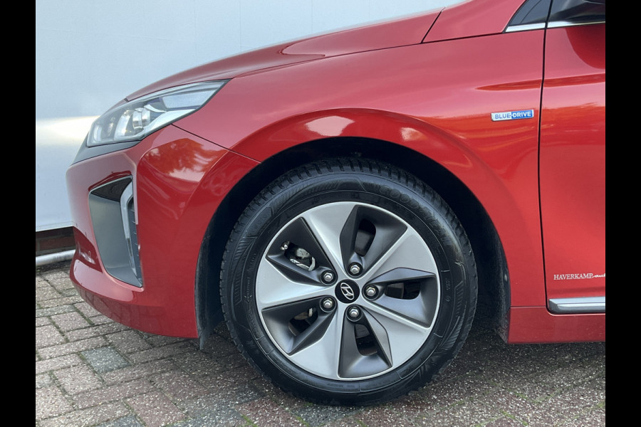 Hyundai IONIQ Premium EV Incl.BTW Trekhaak Pano Leer Stoelverw+Ventilatie Adap.Cruise Keyless BOMVOL! Hyundai IONIQ Premium EV Incl.BTW Trekhaak Pano Leer Stoelverw+Ventilatie Adap.Cruise Keyless BOMVOL!