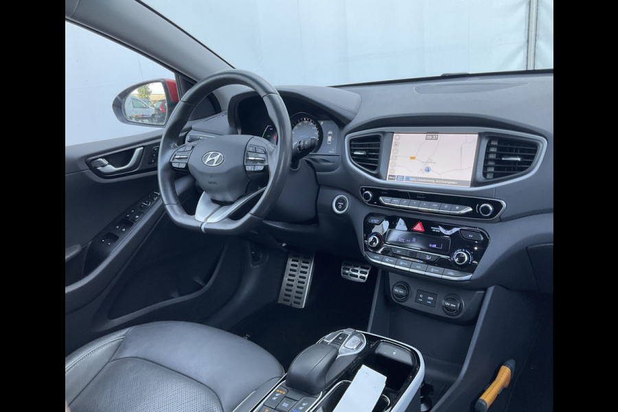 Hyundai IONIQ Premium EV Incl.BTW Trekhaak Pano Leer Stoelverw+Ventilatie Adap.Cruise Keyless BOMVOL! Hyundai IONIQ Premium EV Incl.BTW Trekhaak Pano Leer Stoelverw+Ventilatie Adap.Cruise Keyless BOMVOL!