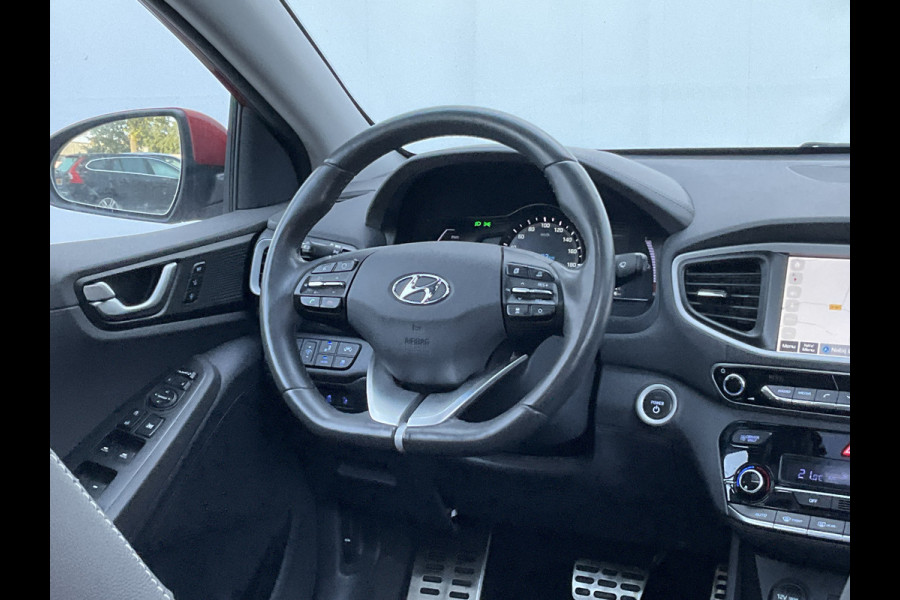 Hyundai IONIQ Premium EV Incl.BTW Trekhaak Pano Leer Stoelverw+Ventilatie Adap.Cruise Keyless BOMVOL! Hyundai IONIQ Premium EV Incl.BTW Trekhaak Pano Leer Stoelverw+Ventilatie Adap.Cruise Keyless BOMVOL!