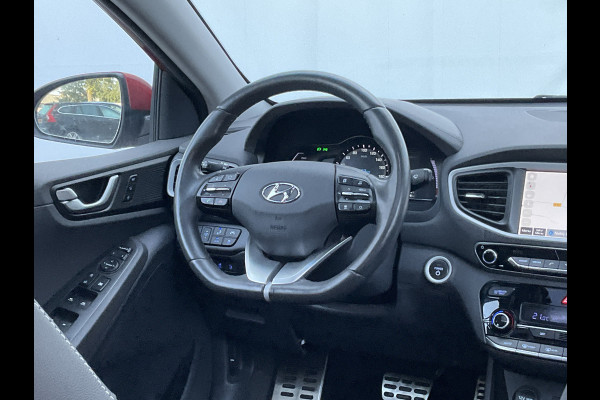 Hyundai IONIQ Premium EV Incl.BTW Trekhaak Pano Leer Stoelverw+Ventilatie Adap.Cruise Keyless BOMVOL! Hyundai IONIQ Premium EV Incl.BTW Trekhaak Pano Leer Stoelverw+Ventilatie Adap.Cruise Keyless BOMVOL!