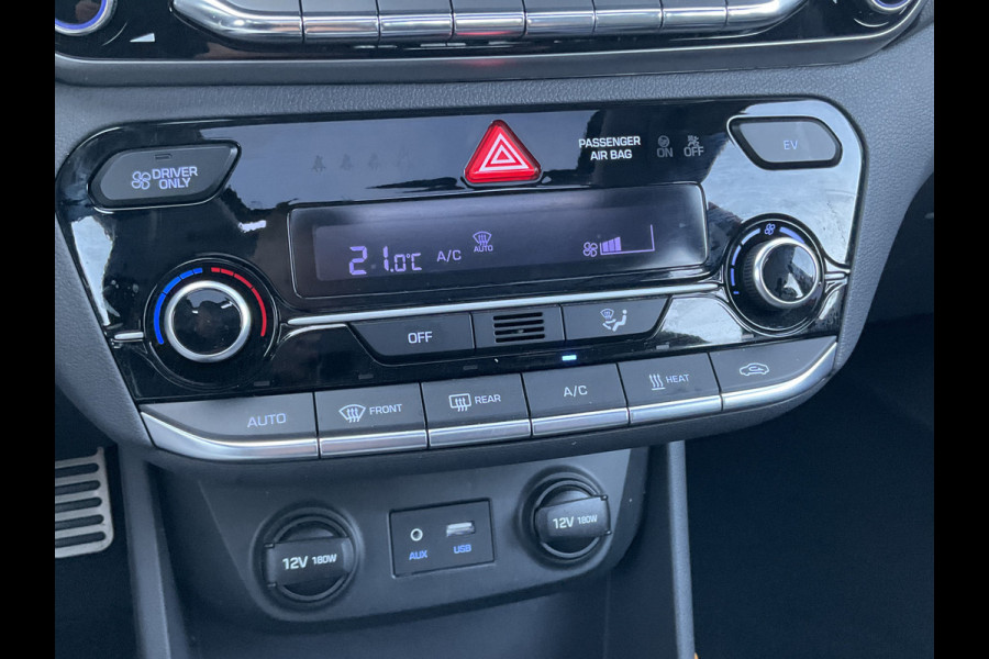 Hyundai IONIQ Premium EV Incl.BTW Trekhaak Pano Leer Stoelverw+Ventilatie Adap.Cruise Keyless BOMVOL! Hyundai IONIQ Premium EV Incl.BTW Trekhaak Pano Leer Stoelverw+Ventilatie Adap.Cruise Keyless BOMVOL!
