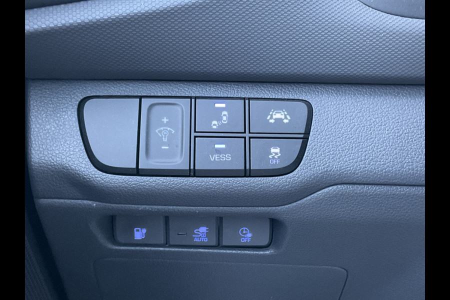 Hyundai IONIQ Premium EV Incl.BTW Trekhaak Pano Leer Stoelverw+Ventilatie Adap.Cruise Keyless BOMVOL! Hyundai IONIQ Premium EV Incl.BTW Trekhaak Pano Leer Stoelverw+Ventilatie Adap.Cruise Keyless BOMVOL!