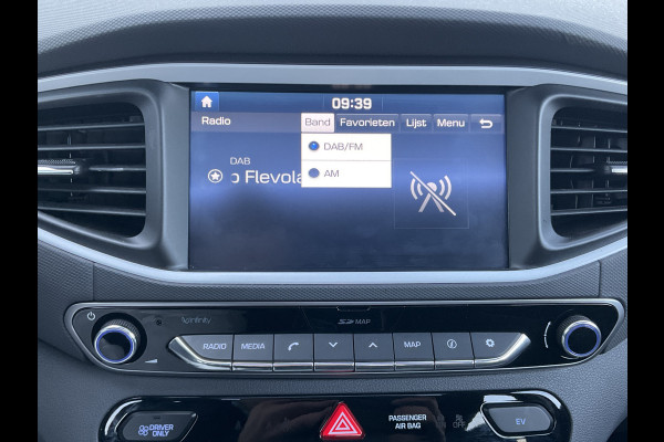 Hyundai IONIQ Premium EV Incl.BTW Trekhaak Pano Leer Stoelverw+Ventilatie Adap.Cruise Keyless BOMVOL! Hyundai IONIQ Premium EV Incl.BTW Trekhaak Pano Leer Stoelverw+Ventilatie Adap.Cruise Keyless BOMVOL!