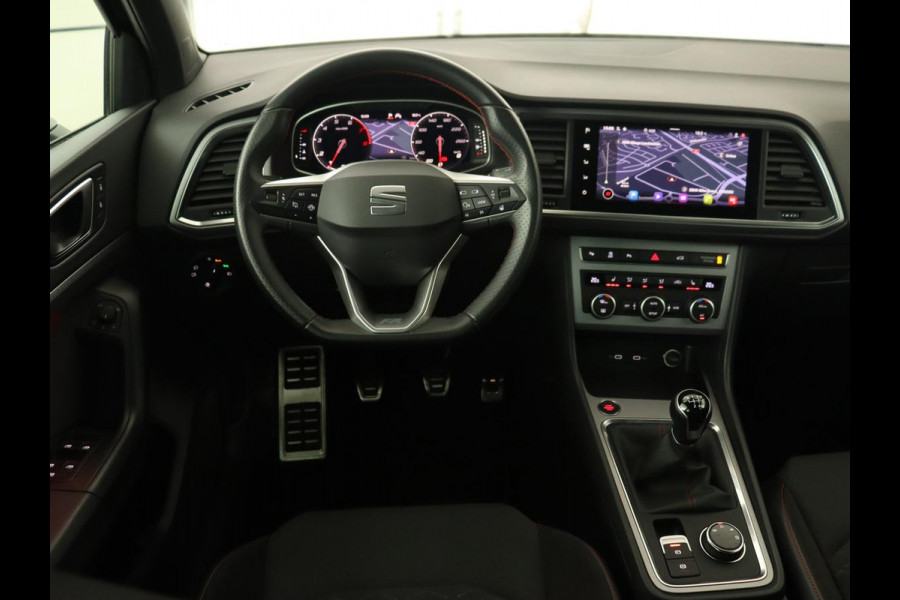 Seat Ateca 1.5 TSI FR Business Intense | Trekhaak | Achteruitrijcamera | Sfeerverlichting | Navigatie | Carplay | Stoelverwarming | Full-LED koplampen | LMV 18