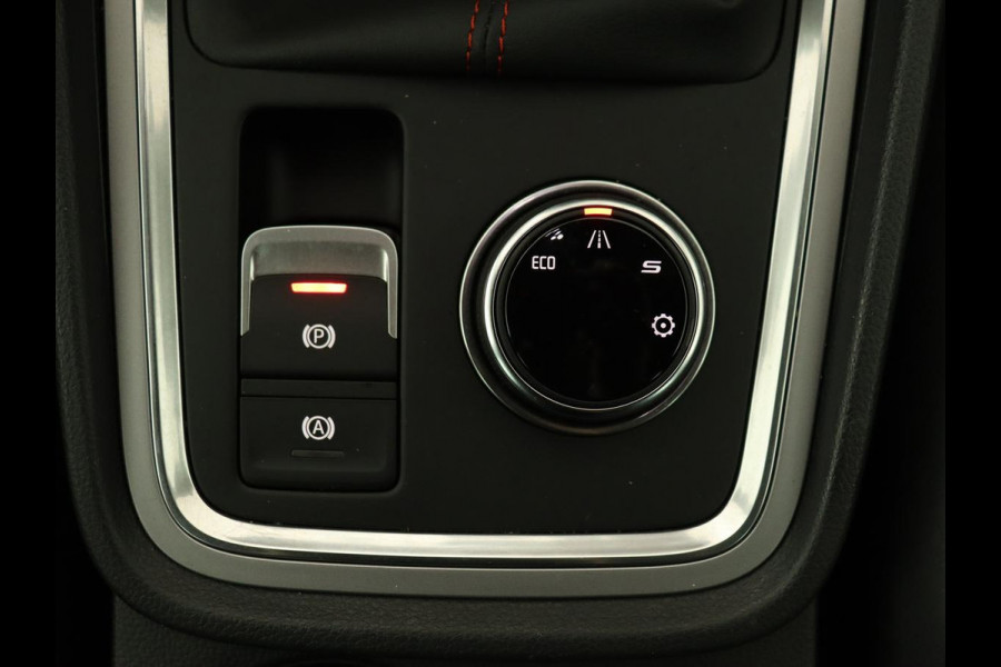 Seat Ateca 1.5 TSI FR Business Intense | Trekhaak | Achteruitrijcamera | Sfeerverlichting | Navigatie | Carplay | Stoelverwarming | Full-LED koplampen | LMV 18