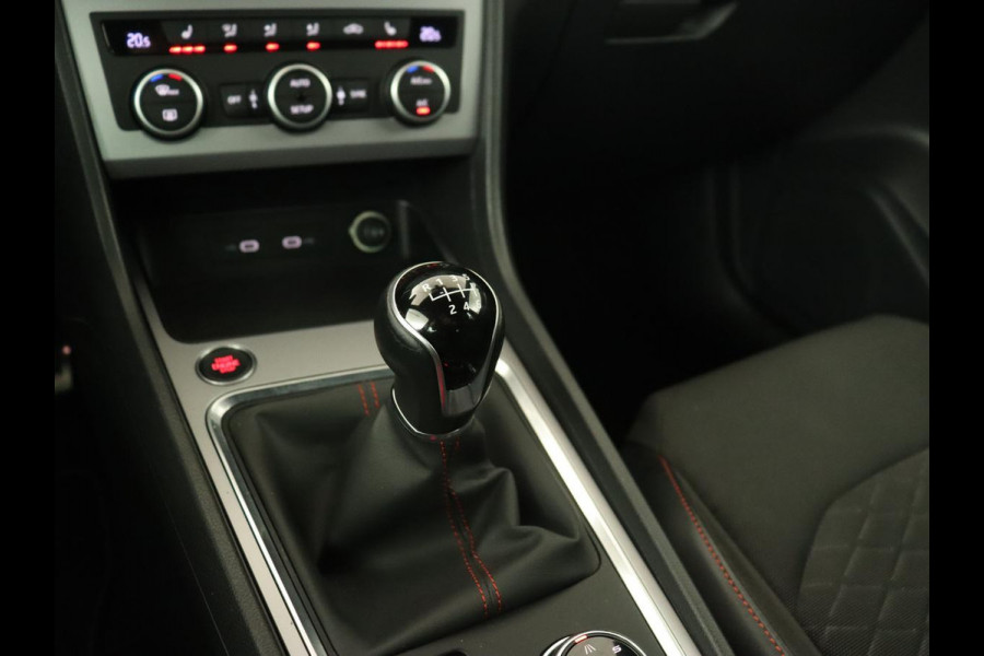 Seat Ateca 1.5 TSI FR Business Intense | Trekhaak | Achteruitrijcamera | Sfeerverlichting | Navigatie | Carplay | Stoelverwarming | Full-LED koplampen | LMV 18