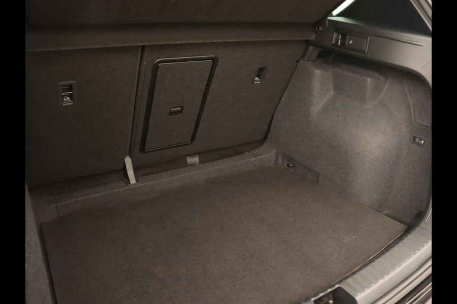 Seat Ateca 1.5 TSI FR Business Intense | Trekhaak | Achteruitrijcamera | Sfeerverlichting | Navigatie | Carplay | Stoelverwarming | Full-LED koplampen | LMV 18