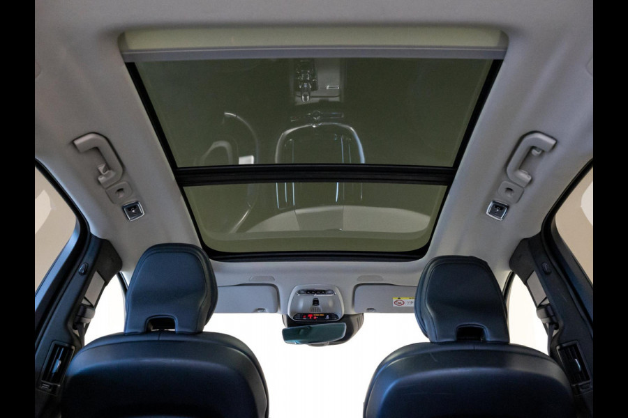 Volvo XC60 2.0 T8 Twin Engine AWD Inscription / 407pk / ERAD vervangen / Trekhaak / Panorama dak / Stoelverwarming /