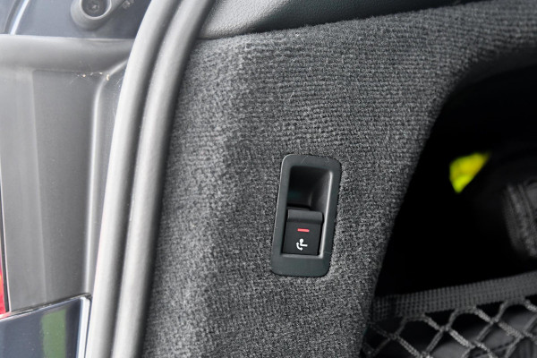 Audi A6 Avant 55 TFSI e quattro Pro Line S Competition. ACC, Trekhaak, Keyless, Stuurvw, CarPlay, Matrix!