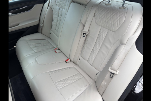 BMW 7 Serie 740e IPerformance | Laser-LED koplampen | Head-Up | Schuif/Kanteldak | Soft-close | 20" Velg | Camera | BMW 7 Serie 740e IPerformance | Laser-LED koplampen | Head-Up | Schuif/Kanteldak | Soft-close | 20" Velg | Camera |