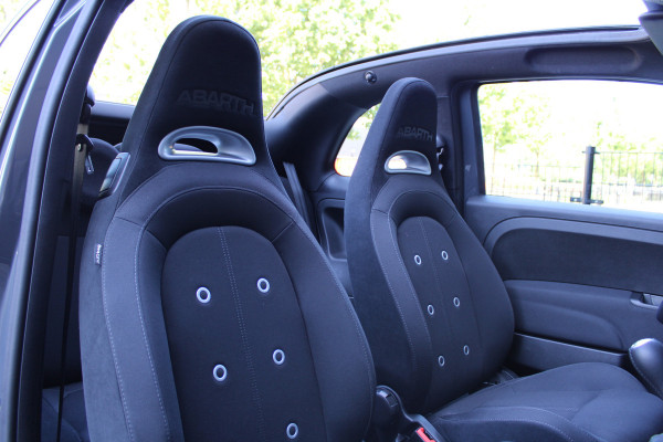 Abarth 500 1.4 T-Jet Abarth 595 70th Anniversary | NIEUWSTAAT! | UNIEK | SENSOREN ACHTER | DEALER ONDERHOUDEN | Abarth 500 1.4 T-Jet Abarth 595 70th Anniversary | NIEUWSTAAT! | UNIEK | SENSOREN ACHTER | DEALER ONDERHOUDEN |