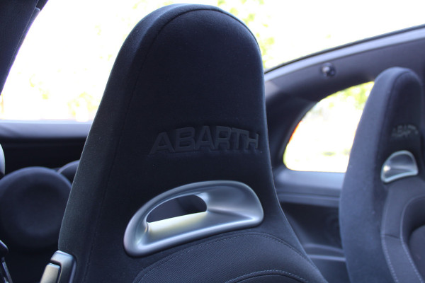 Abarth 500 1.4 T-Jet Abarth 595 70th Anniversary | NIEUWSTAAT! | UNIEK | SENSOREN ACHTER | DEALER ONDERHOUDEN | Abarth 500 1.4 T-Jet Abarth 595 70th Anniversary | NIEUWSTAAT! | UNIEK | SENSOREN ACHTER | DEALER ONDERHOUDEN |