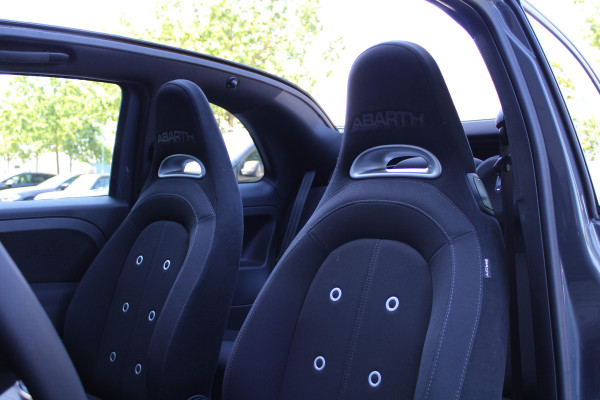 Abarth 500 1.4 T-Jet Abarth 595 70th Anniversary | NIEUWSTAAT! | UNIEK | SENSOREN ACHTER | DEALER ONDERHOUDEN | Abarth 500 1.4 T-Jet Abarth 595 70th Anniversary | NIEUWSTAAT! | UNIEK | SENSOREN ACHTER | DEALER ONDERHOUDEN |