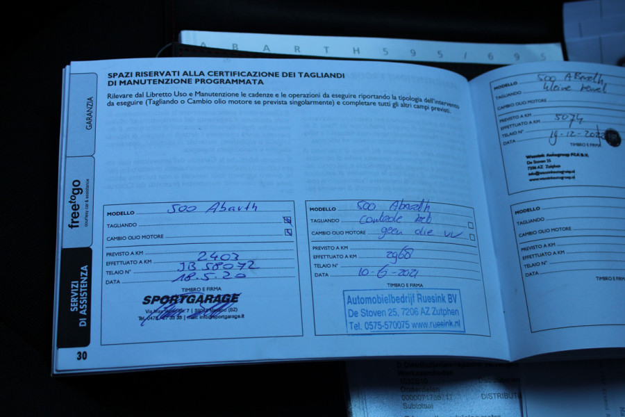 Abarth 500 1.4 T-Jet Abarth 595 70th Anniversary | NIEUWSTAAT! | UNIEK | SENSOREN ACHTER | DEALER ONDERHOUDEN | Abarth 500 1.4 T-Jet Abarth 595 70th Anniversary | NIEUWSTAAT! | UNIEK | SENSOREN ACHTER | DEALER ONDERHOUDEN |