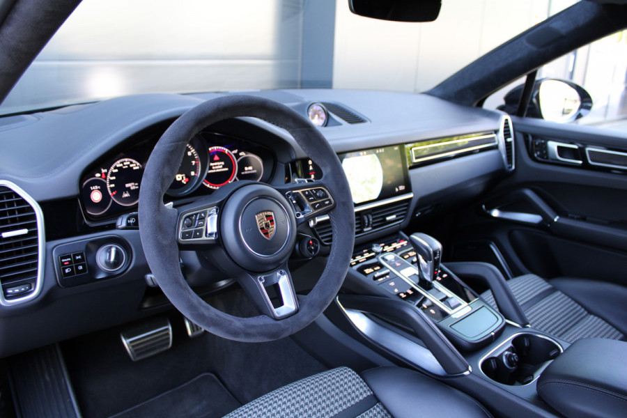 Porsche Cayenne Coupé 4.0 Turbo | BURMESTER | NACHTZICHT | HUD | 4WIELSTURING | 360 | SOFT-CLOSE | Porsche Cayenne Coupé 4.0 Turbo | BURMESTER | NACHTZICHT | HUD | 4WIELSTURING | 360 | SOFT-CLOSE |