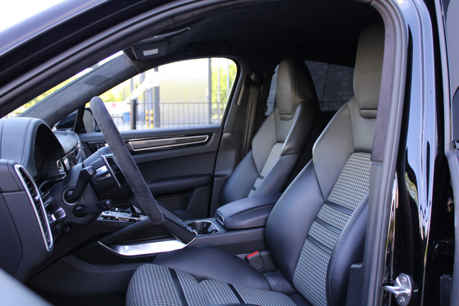 Porsche Cayenne Coupé 4.0 Turbo | BURMESTER | NACHTZICHT | HUD | 4WIELSTURING | 360 | SOFT-CLOSE | Porsche Cayenne Coupé 4.0 Turbo | BURMESTER | NACHTZICHT | HUD | 4WIELSTURING | 360 | SOFT-CLOSE |