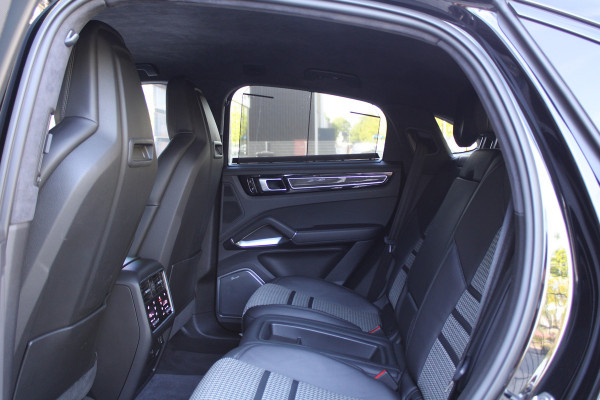 Porsche Cayenne Coupé 4.0 Turbo | BURMESTER | NACHTZICHT | HUD | 4WIELSTURING | 360 | SOFT-CLOSE | Porsche Cayenne Coupé 4.0 Turbo | BURMESTER | NACHTZICHT | HUD | 4WIELSTURING | 360 | SOFT-CLOSE |