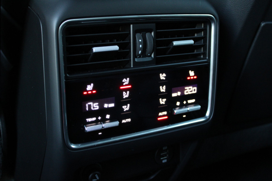 Porsche Cayenne Coupé 4.0 Turbo | BURMESTER | NACHTZICHT | HUD | 4WIELSTURING | 360 | SOFT-CLOSE | Porsche Cayenne Coupé 4.0 Turbo | BURMESTER | NACHTZICHT | HUD | 4WIELSTURING | 360 | SOFT-CLOSE |