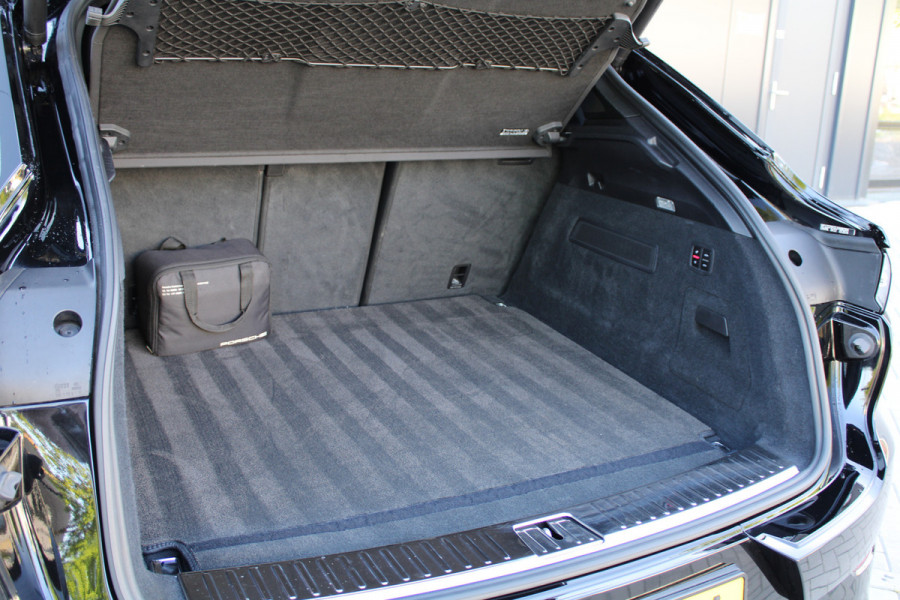 Porsche Cayenne Coupé 4.0 Turbo | BURMESTER | NACHTZICHT | HUD | 4WIELSTURING | 360 | SOFT-CLOSE | Porsche Cayenne Coupé 4.0 Turbo | BURMESTER | NACHTZICHT | HUD | 4WIELSTURING | 360 | SOFT-CLOSE |