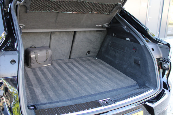 Porsche Cayenne Coupé 4.0 Turbo | BURMESTER | NACHTZICHT | HUD | 4WIELSTURING | 360 | SOFT-CLOSE | Porsche Cayenne Coupé 4.0 Turbo | BURMESTER | NACHTZICHT | HUD | 4WIELSTURING | 360 | SOFT-CLOSE |