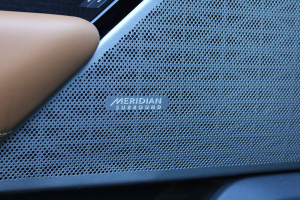 Land Rover Range Rover Velar 2.0 I4 Turbo AWD R-Dynamic HSE | NAP | VOL! | MASSAGE | STOELKOELING | HUD | LUCHTVERING | STUURVERW | Land Rover Range Rover Velar 2.0 I4 Turbo AWD R-Dynamic HSE | NAP | VOL! | MASSAGE | STOELKOELING | HUD | LUCHTVERING | STUURVERW |