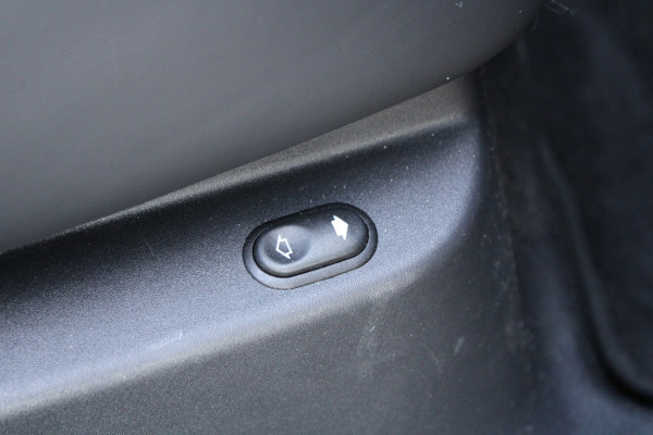 Land Rover Range Rover Velar 2.0 I4 Turbo AWD R-Dynamic HSE | NAP | VOL! | MASSAGE | STOELKOELING | HUD | LUCHTVERING | STUURVERW | Land Rover Range Rover Velar 2.0 I4 Turbo AWD R-Dynamic HSE | NAP | VOL! | MASSAGE | STOELKOELING | HUD | LUCHTVERING | STUURVERW |