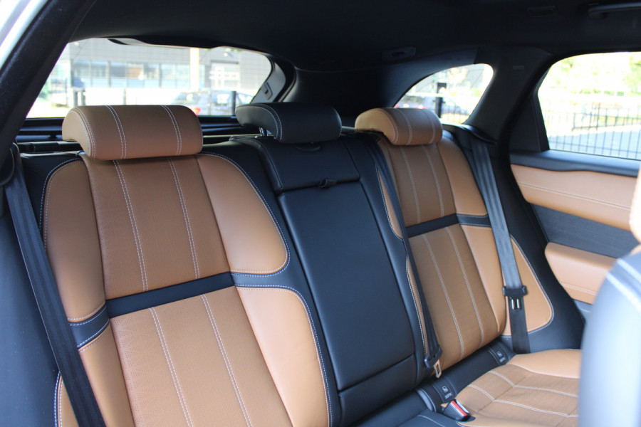 Land Rover Range Rover Velar 2.0 I4 Turbo AWD R-Dynamic HSE | NAP | VOL! | MASSAGE | STOELKOELING | HUD | LUCHTVERING | STUURVERW | Land Rover Range Rover Velar 2.0 I4 Turbo AWD R-Dynamic HSE | NAP | VOL! | MASSAGE | STOELKOELING | HUD | LUCHTVERING | STUURVERW |