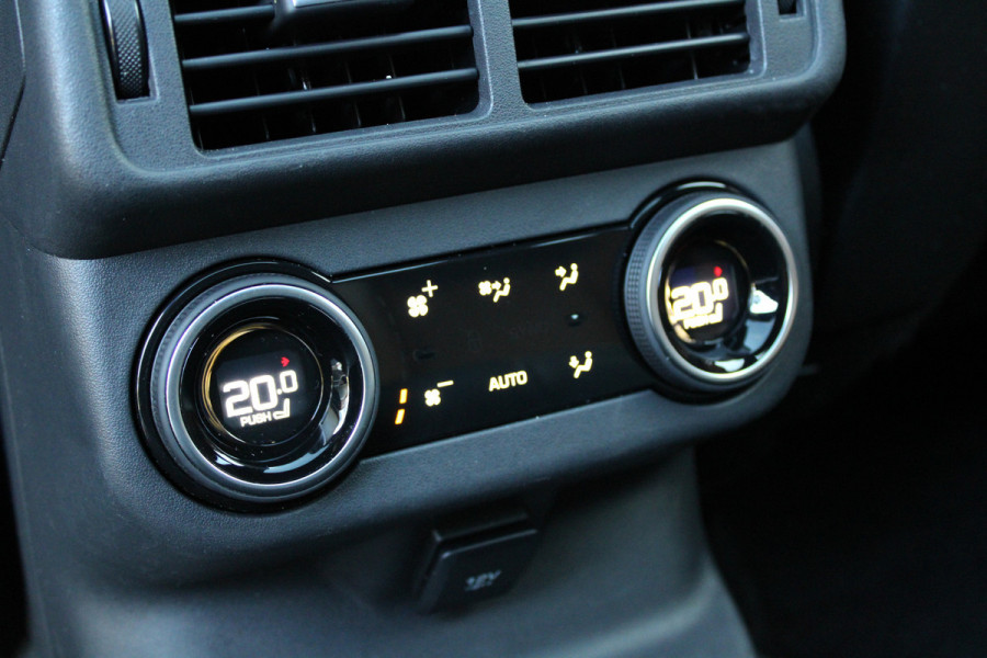 Land Rover Range Rover Velar 2.0 I4 Turbo AWD R-Dynamic HSE | NAP | VOL! | MASSAGE | STOELKOELING | HUD | LUCHTVERING | STUURVERW | Land Rover Range Rover Velar 2.0 I4 Turbo AWD R-Dynamic HSE | NAP | VOL! | MASSAGE | STOELKOELING | HUD | LUCHTVERING | STUURVERW |