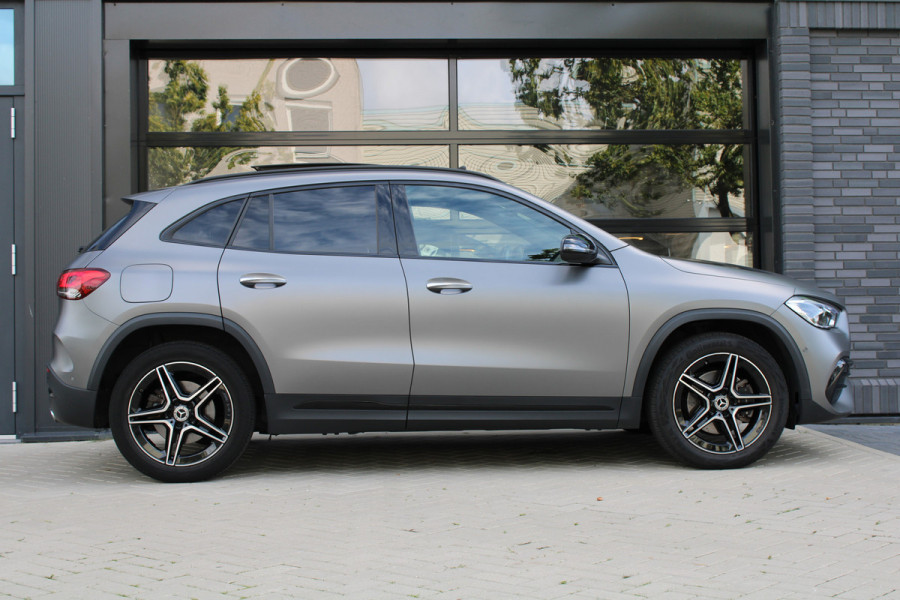 Mercedes-Benz GLA 250 e Business Solution AMG Limited | NAP! | BTW | PANO | MAGNO | ACC | SFEER | ELEK TREKHAAK | DODE HOEK | Mercedes-Benz GLA 250 e Business Solution AMG Limited | NAP! | BTW | PANO | MAGNO | ACC | SFEER | ELEK TREKHAAK | DODE HOEK |