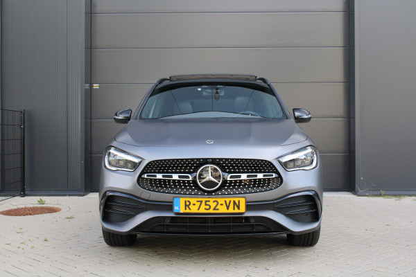 Mercedes-Benz GLA 250 e Business Solution AMG Limited | NAP! | BTW | PANO | MAGNO | ACC | SFEER | ELEK TREKHAAK | DODE HOEK | Mercedes-Benz GLA 250 e Business Solution AMG Limited | NAP! | BTW | PANO | MAGNO | ACC | SFEER | ELEK TREKHAAK | DODE HOEK |