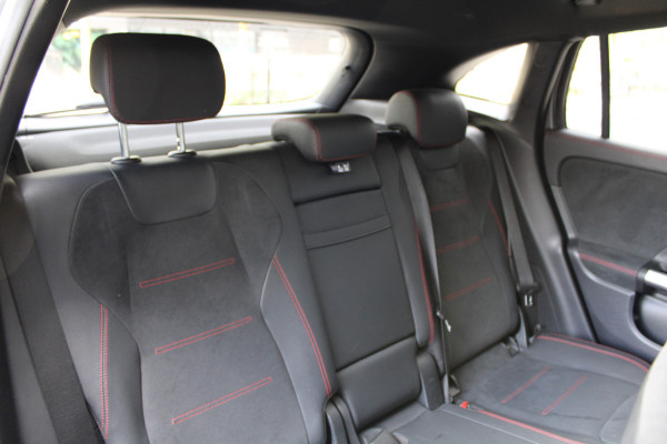 Mercedes-Benz GLA 250 e Business Solution AMG Limited | NAP! | BTW | PANO | MAGNO | ACC | SFEER | ELEK TREKHAAK | DODE HOEK | Mercedes-Benz GLA 250 e Business Solution AMG Limited | NAP! | BTW | PANO | MAGNO | ACC | SFEER | ELEK TREKHAAK | DODE HOEK |