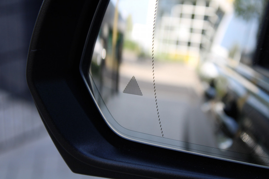 Mercedes-Benz V-Klasse 300d Extra Lang DC Avantgarde Edition | EX BTW | 4-MATIC | VOL! | AMG | BURMESTER | KOELKAST | MEMORY | STOELKOELING | ACC | TREKHAAK | SNOEK | Mercedes-Benz V-Klasse 300d Extra Lang DC Avantgarde Edition | EX BTW | 4-MATIC | VOL! | AMG | BURMESTER | KOELKAST | MEMORY | STOELKOELING | ACC | TREKHAAK | SNOEK |