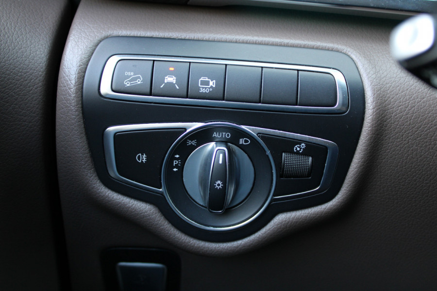 Mercedes-Benz V-Klasse 300d Extra Lang DC Avantgarde Edition | EX BTW | 4-MATIC | VOL! | AMG | BURMESTER | KOELKAST | MEMORY | STOELKOELING | ACC | TREKHAAK | SNOEK | Mercedes-Benz V-Klasse 300d Extra Lang DC Avantgarde Edition | EX BTW | 4-MATIC | VOL! | AMG | BURMESTER | KOELKAST | MEMORY | STOELKOELING | ACC | TREKHAAK | SNOEK |