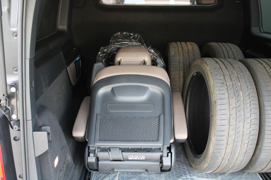 Mercedes-Benz V-Klasse 300d Extra Lang DC Avantgarde Edition | EX BTW | 4-MATIC | VOL! | AMG | BURMESTER | KOELKAST | MEMORY | STOELKOELING | ACC | TREKHAAK | SNOEK | Mercedes-Benz V-Klasse 300d Extra Lang DC Avantgarde Edition | EX BTW | 4-MATIC | VOL! | AMG | BURMESTER | KOELKAST | MEMORY | STOELKOELING | ACC | TREKHAAK | SNOEK |