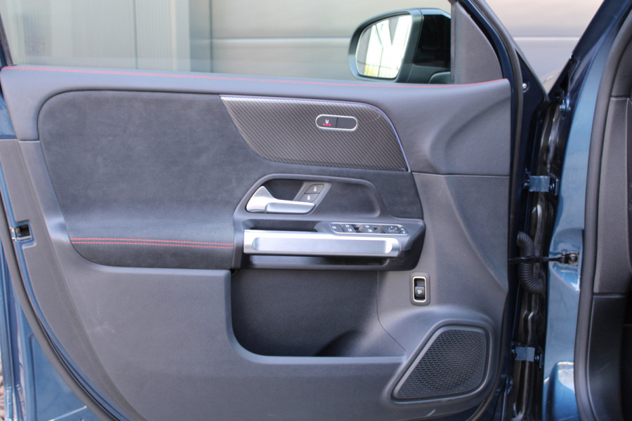 Mercedes-Benz Glb 180 AMG Line | BTW | CAMERA | CRUISE | SFEER | Mercedes-Benz Glb 180 AMG Line | BTW | CAMERA | CRUISE | SFEER |