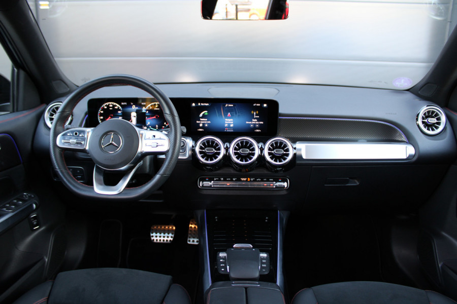 Mercedes-Benz Glb 180 AMG Line | BTW | CAMERA | CRUISE | SFEER | Mercedes-Benz Glb 180 AMG Line | BTW | CAMERA | CRUISE | SFEER |
