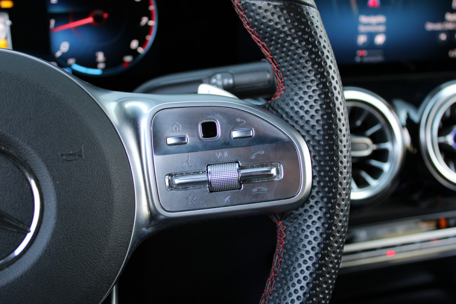 Mercedes-Benz Glb 180 AMG Line | BTW | CAMERA | CRUISE | SFEER | Mercedes-Benz Glb 180 AMG Line | BTW | CAMERA | CRUISE | SFEER |