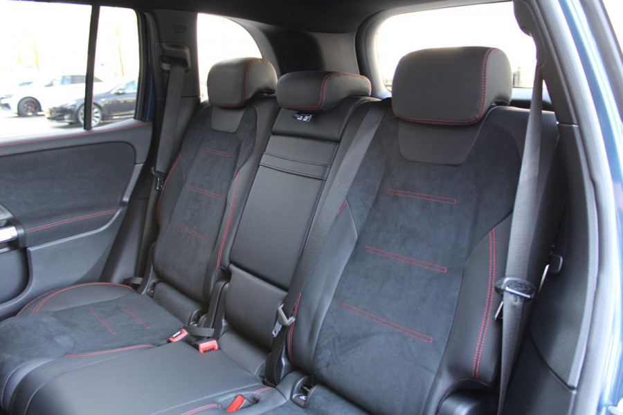 Mercedes-Benz Glb 180 AMG Line | BTW | CAMERA | CRUISE | SFEER | Mercedes-Benz Glb 180 AMG Line | BTW | CAMERA | CRUISE | SFEER |