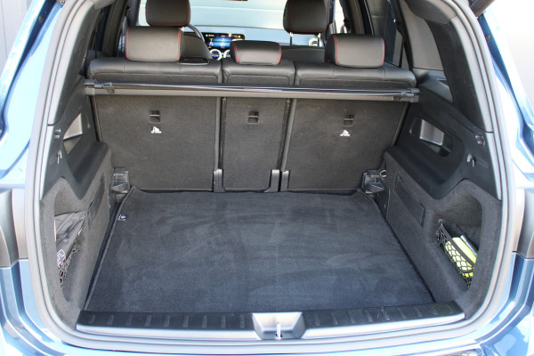 Mercedes-Benz Glb 180 AMG Line | BTW | CAMERA | CRUISE | SFEER | Mercedes-Benz Glb 180 AMG Line | BTW | CAMERA | CRUISE | SFEER |