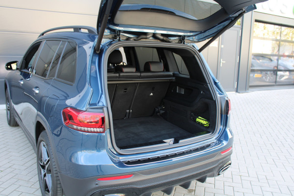 Mercedes-Benz Glb 180 AMG Line | BTW | CAMERA | CRUISE | SFEER | Mercedes-Benz Glb 180 AMG Line | BTW | CAMERA | CRUISE | SFEER |