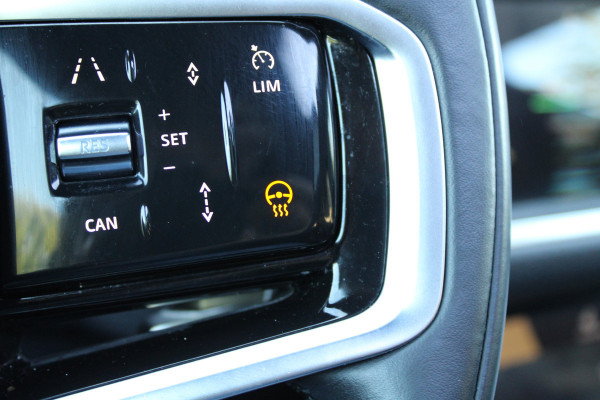 Land Rover Range Rover Velar 2.0 P400e R-Dynamic SE | PANO | CAMERA | MERIDIAN | MEMORY | ACC | Land Rover Range Rover Velar 2.0 P400e R-Dynamic SE | PANO | CAMERA | MERIDIAN | MEMORY | ACC |