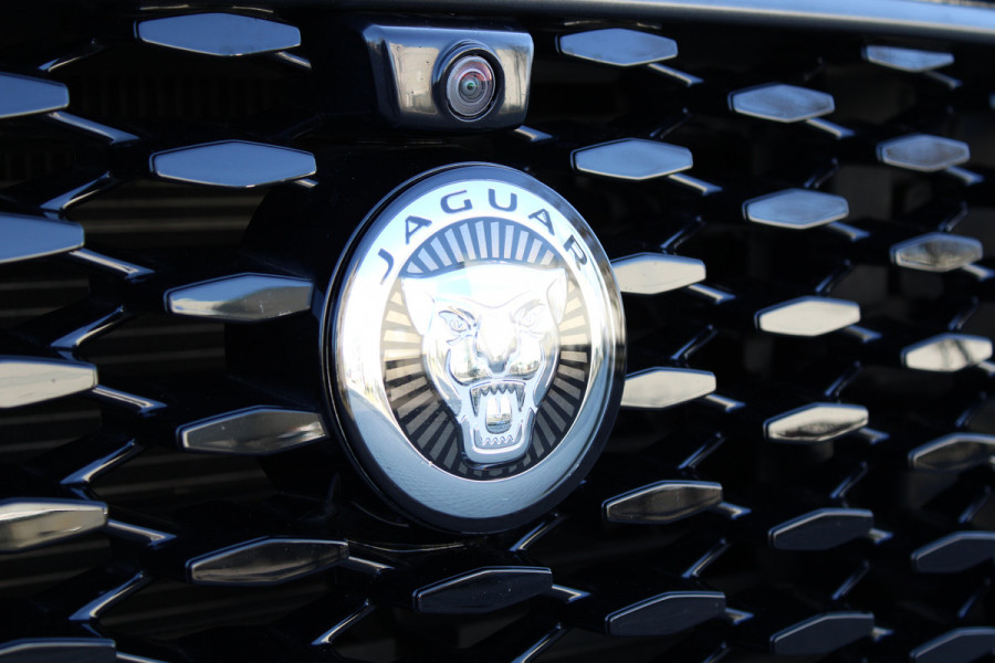 Jaguar F-Pace 5.0 V8 S/C AWD SVR | UNIEK! | DEALER OND | HUD | 360 | STOELKOELING | ELEK TREKHAAK | MERIDIAN |